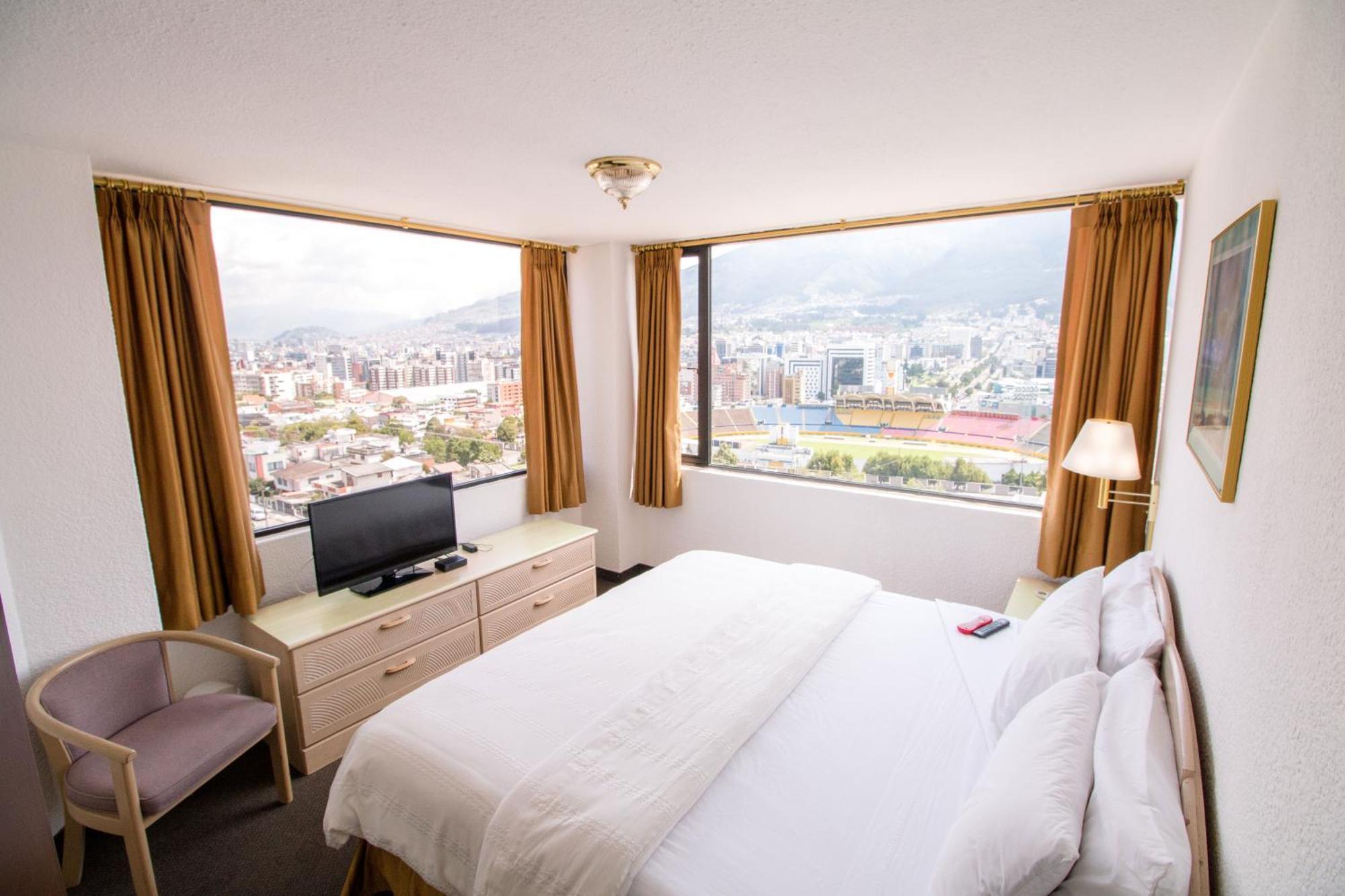 Stanford Suites Hotel Quito Habitación foto