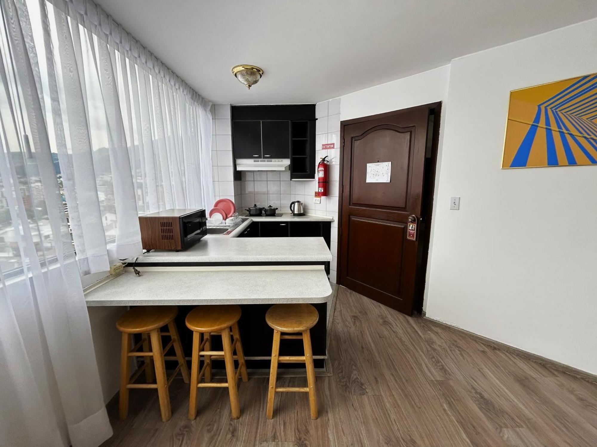 Stanford Suites Hotel Quito Habitación foto